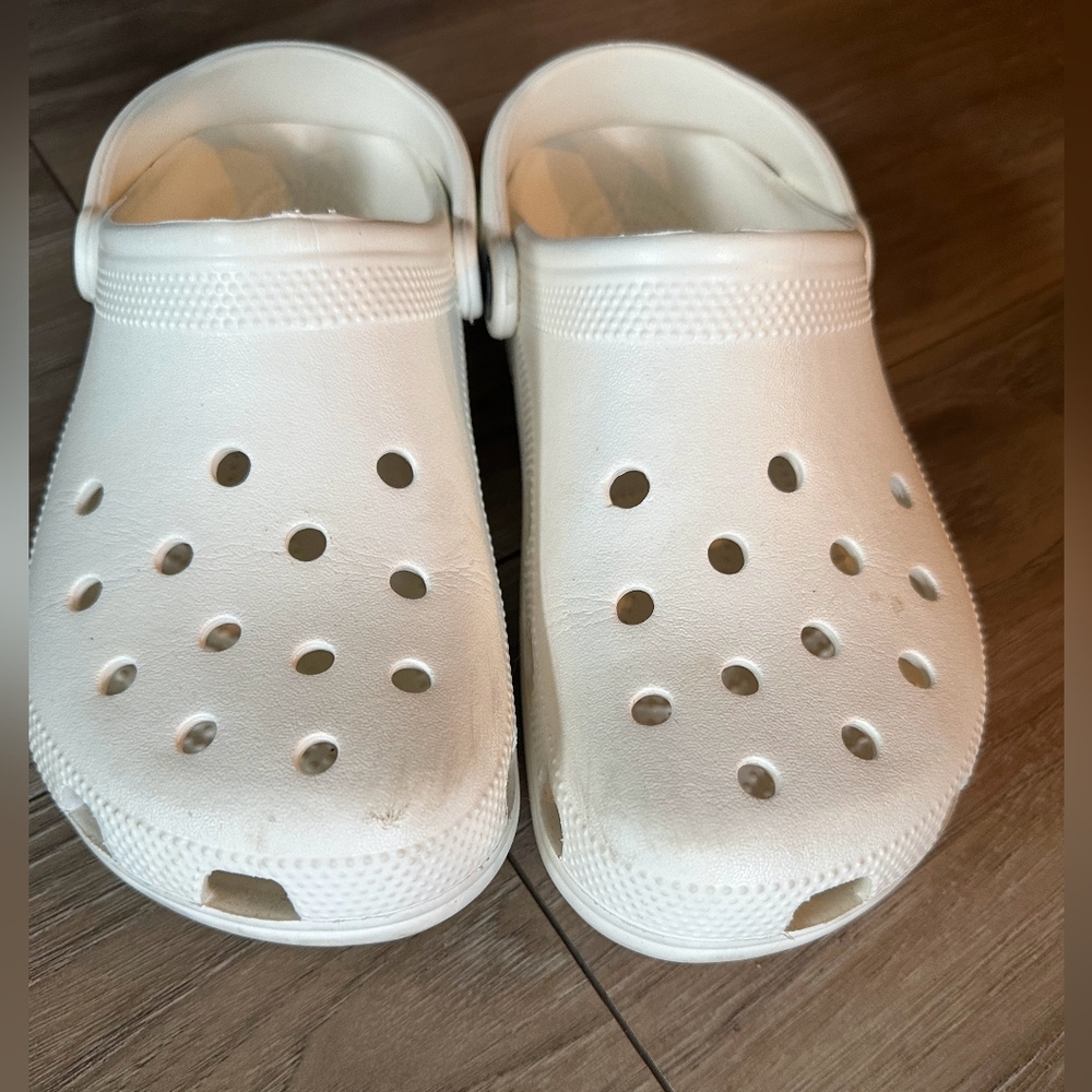 Crocs Women's White Sandals Women's Size 9 - Picture 4 of 4
